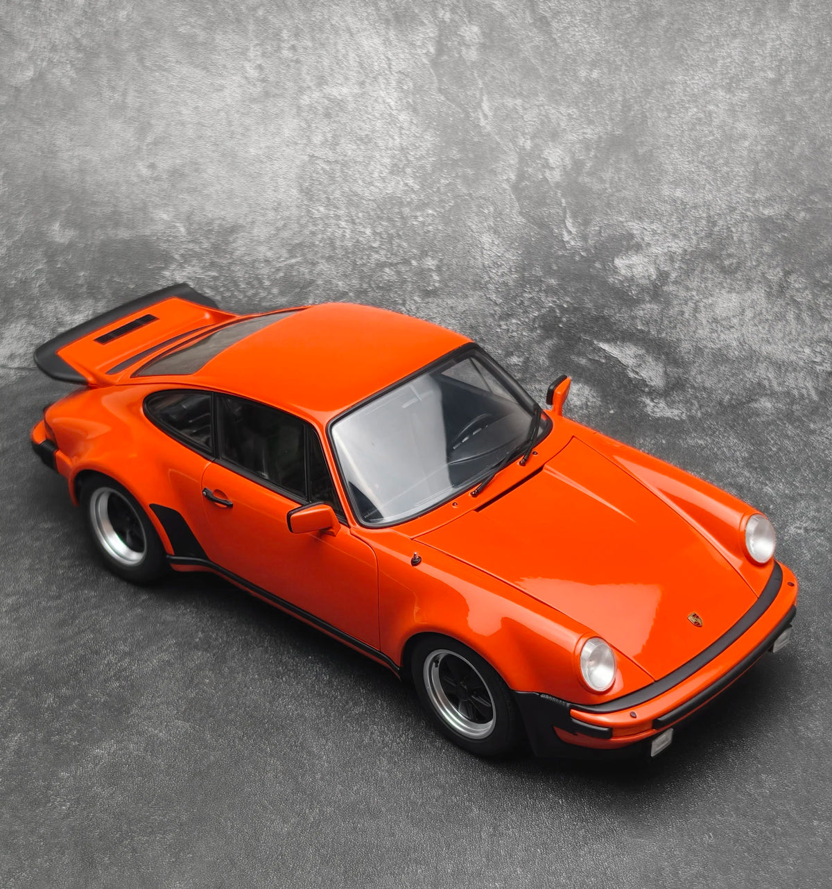 1:18 Porsche 911 Turbo 3.0 (930)