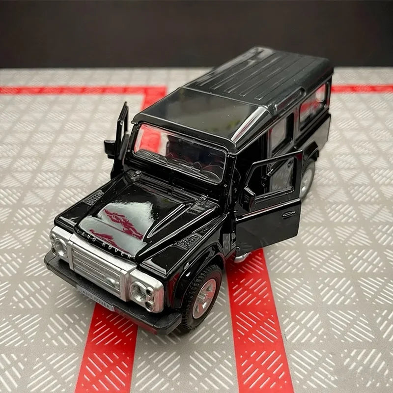 1:36 Land Rover Defender