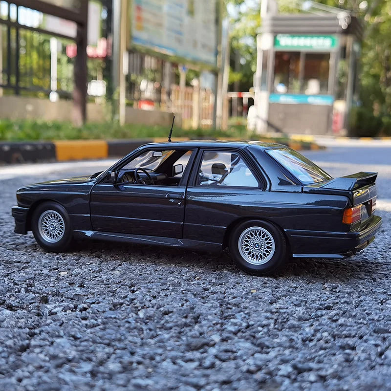 1:18 BMW M3 E30 M3 Original