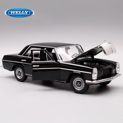 1:24 Mercedes-Benz 220