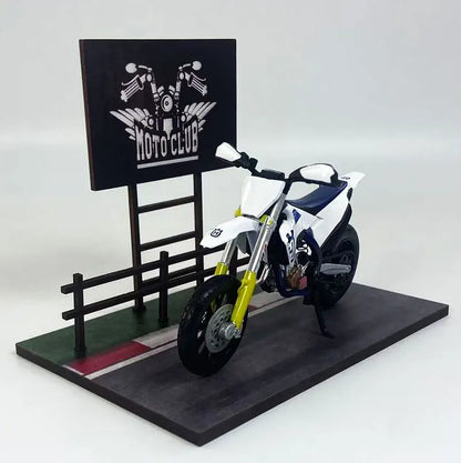 1:18 Husqvarna FS450