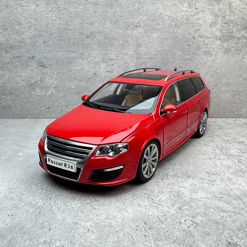 1:18 Volkswagen Passat Estate R36