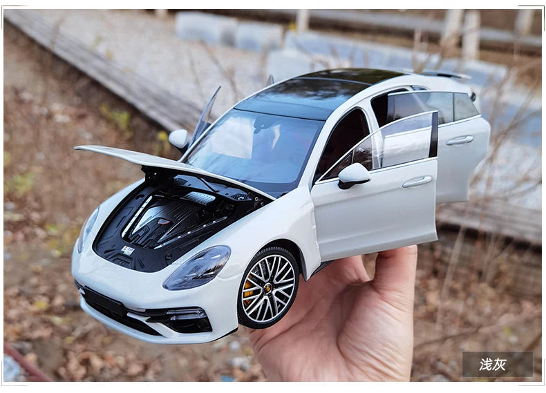 1:18 Porsche Panamera