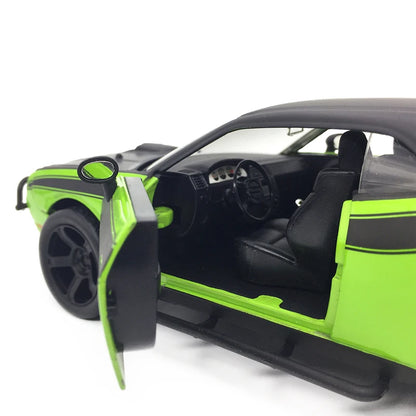 1:24 Dodge Challenger SRT8