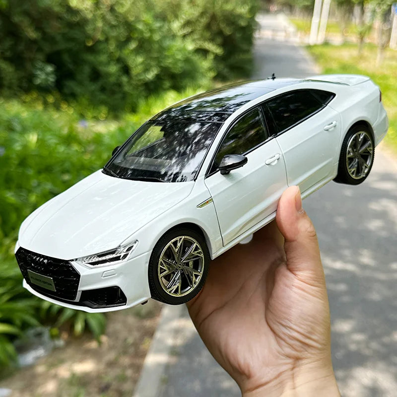 1:18  Audi  A7L