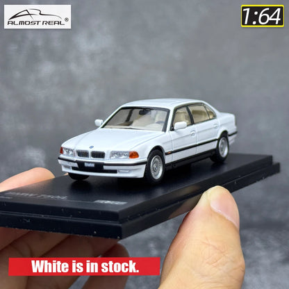 1:64 BMW 750iL (E38)