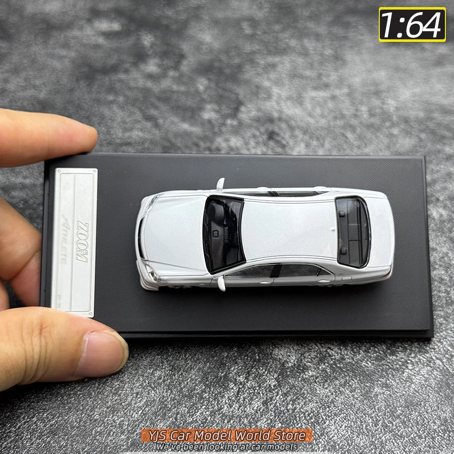 1:64 Toyota Crown 12th generation