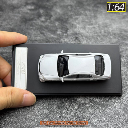 1:64 Toyota Crown 12th generation