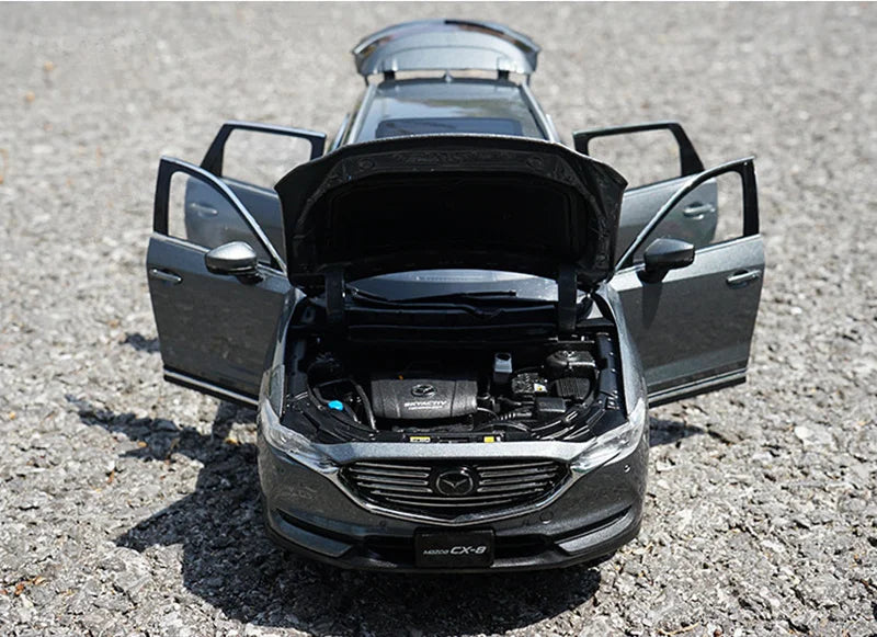 1:18 MAZDA CX8