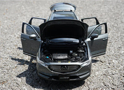 1:18 MAZDA CX8