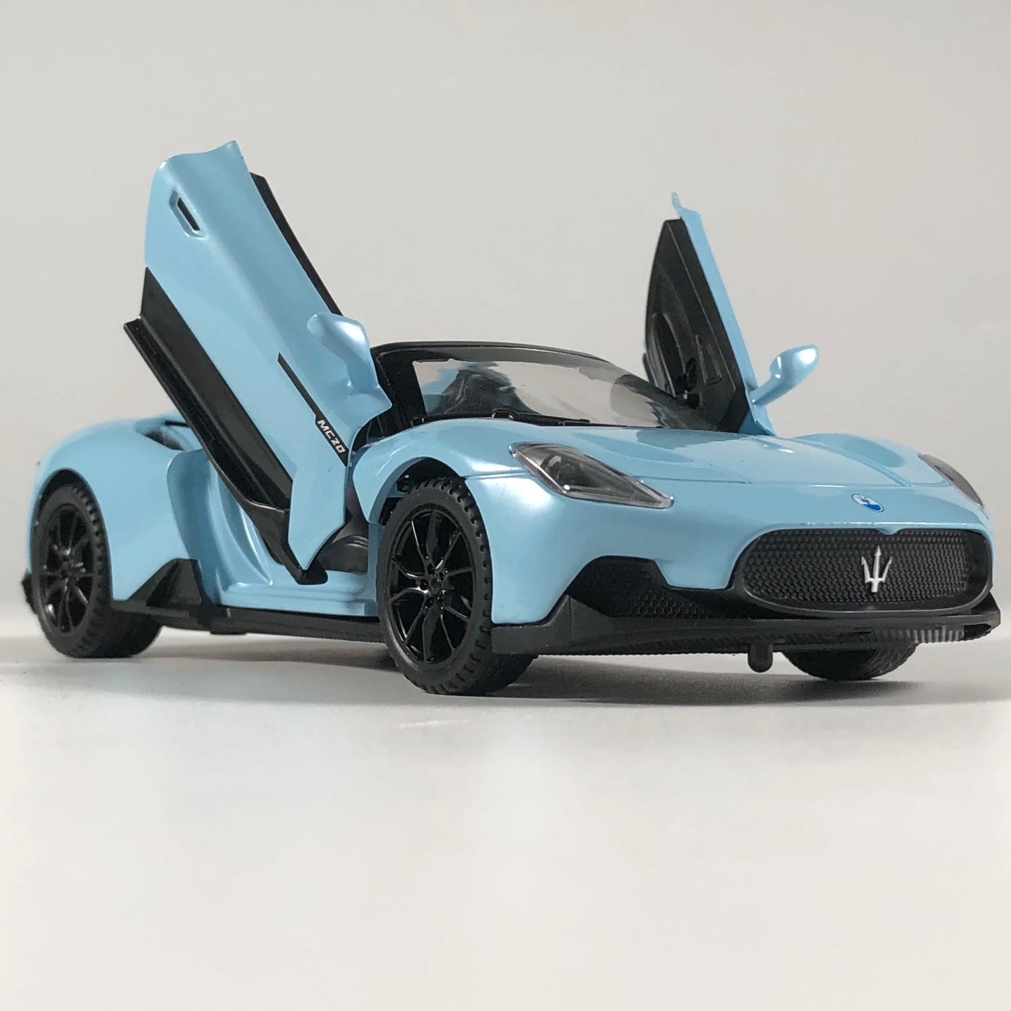 1:32 Maserati MC20