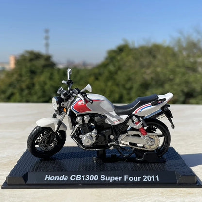 1:24 HONDA CB1300 Super Four 2011