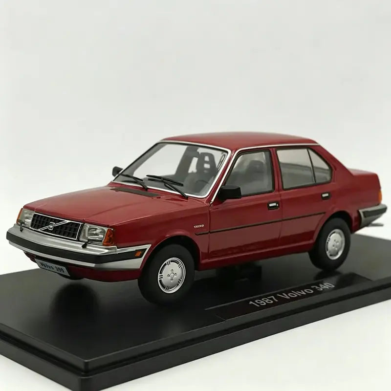 1:18 Volvo 340