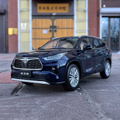 1:18 Toyota Highlander 2022