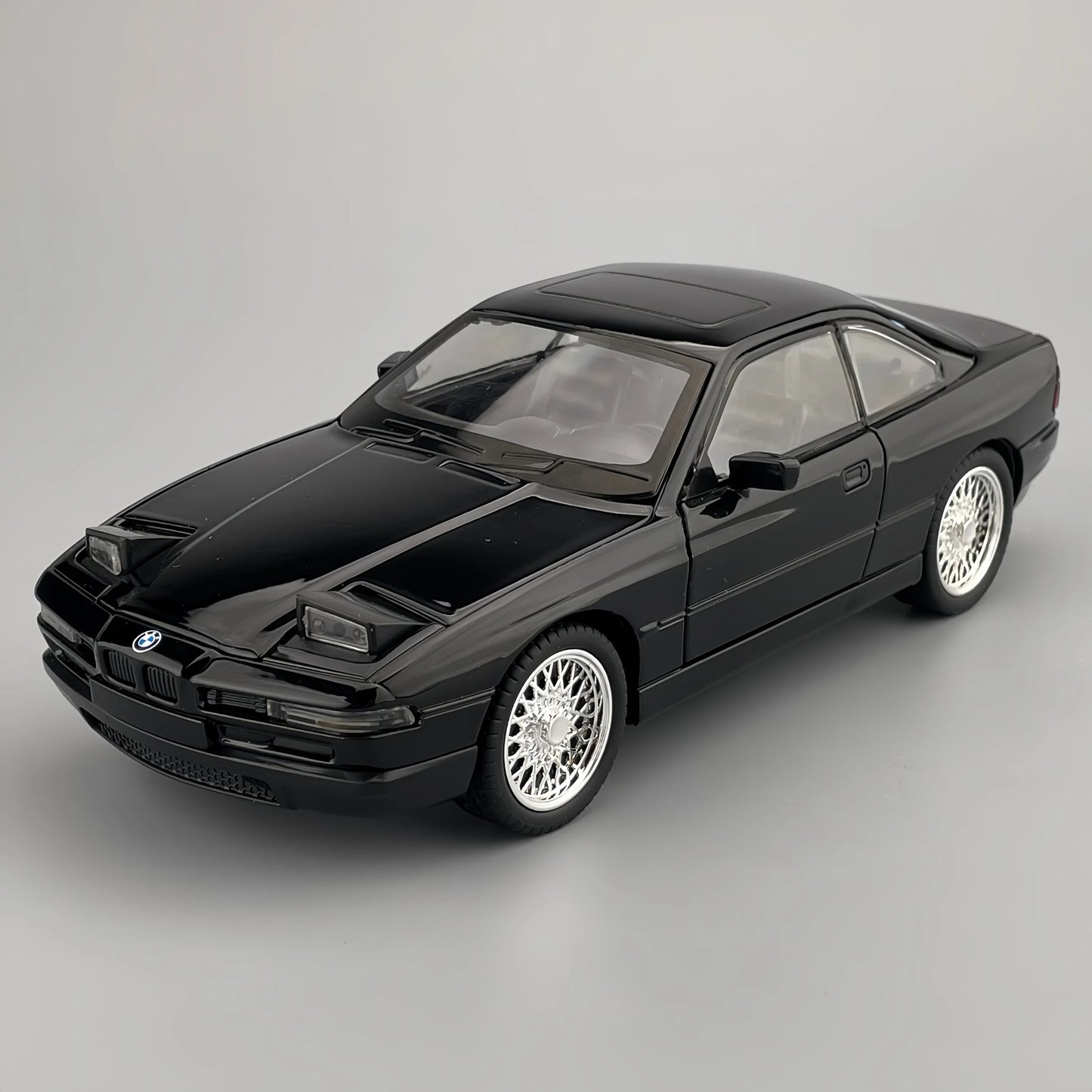 1:24 BMW 850CSi