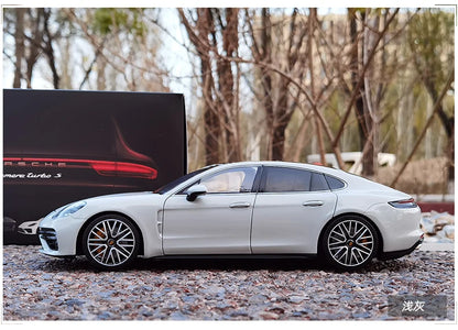 1:18 Porsche Panamera