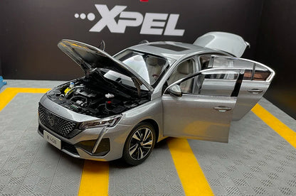 1:18 Peugeot 408