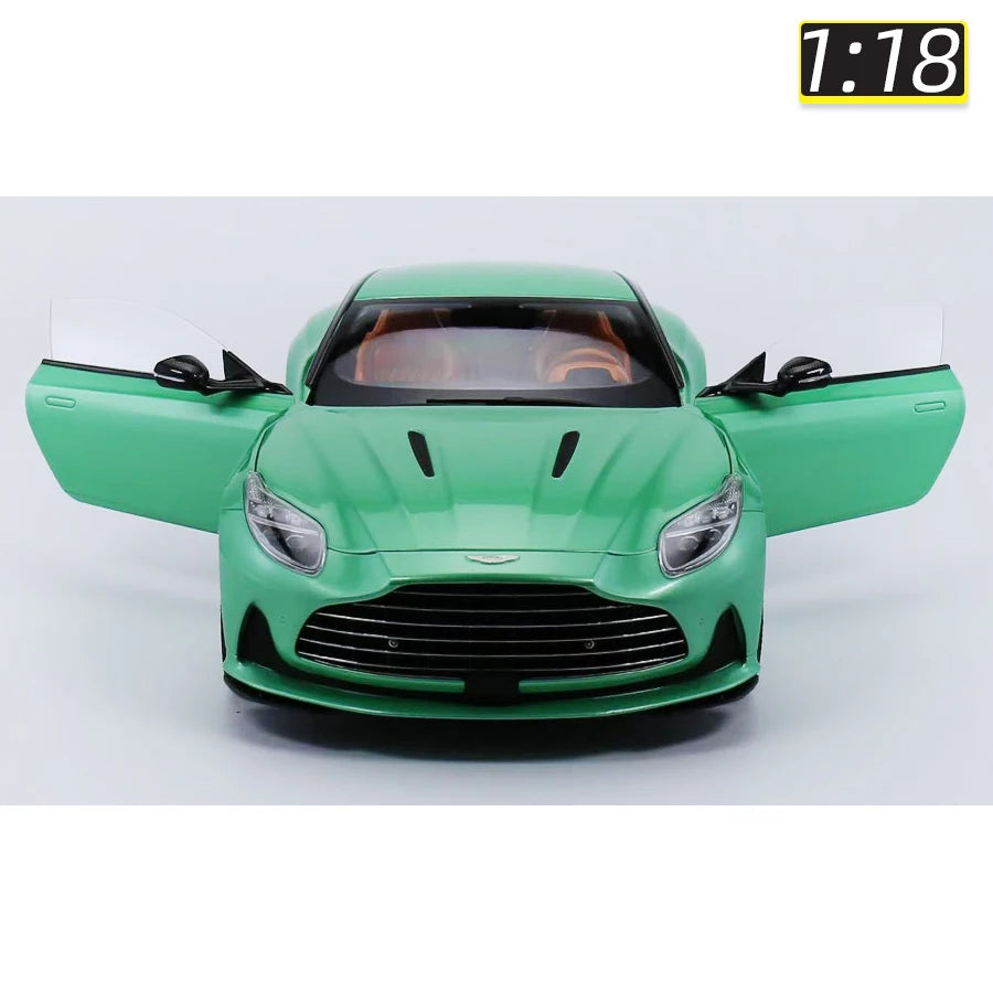 1:18 Aston Martin DB12