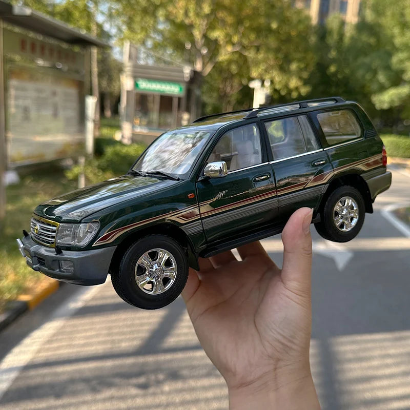 1:18 Toyota LC100 Land Cruiser