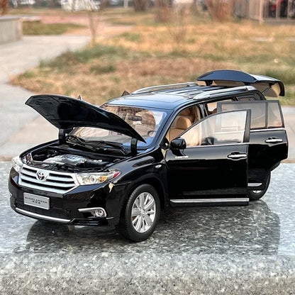 1:18 Toyota Highlander 2012
