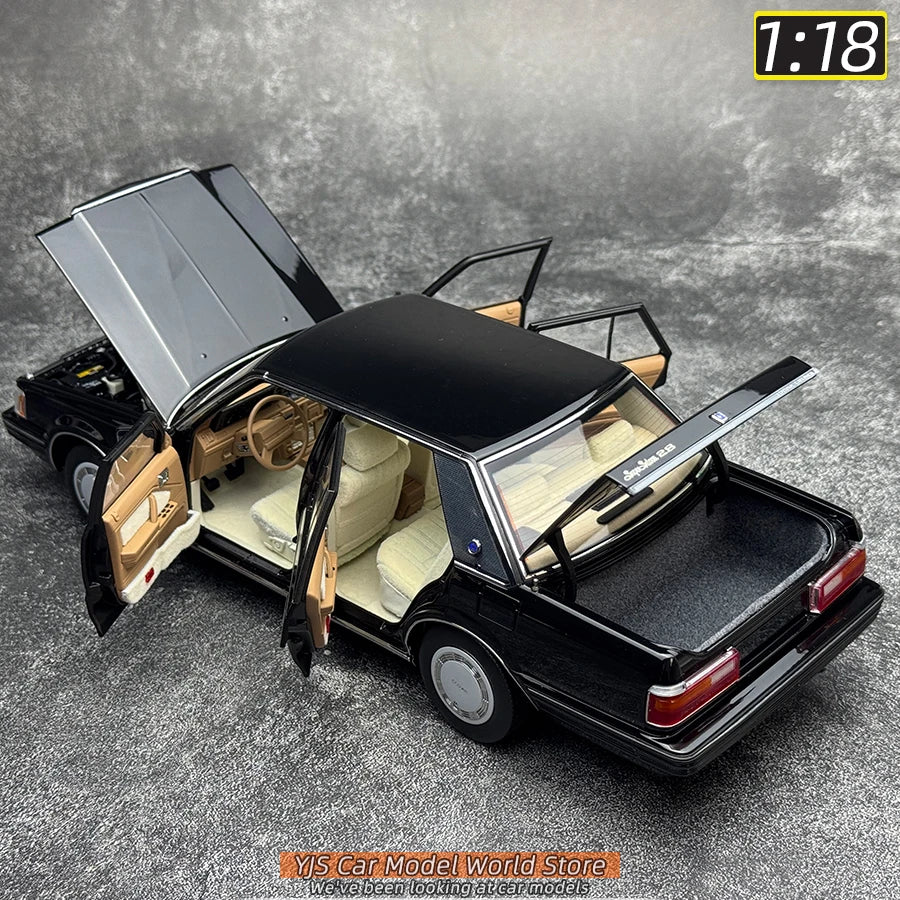 1:18 Toyota Crown MS122