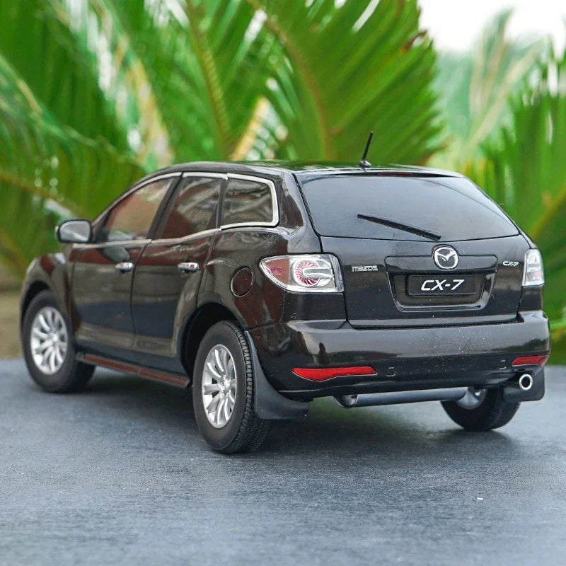 1:18 Mazda CX-7