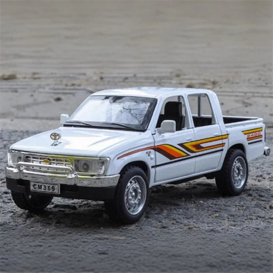 1:32 Toyota Hilux
