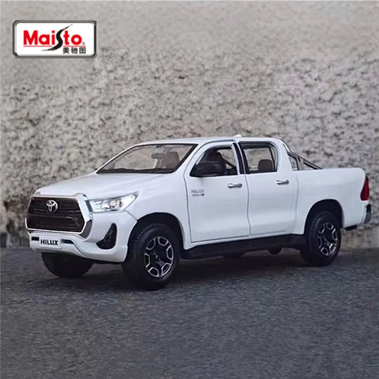 1:27 TOYOTA Hilux