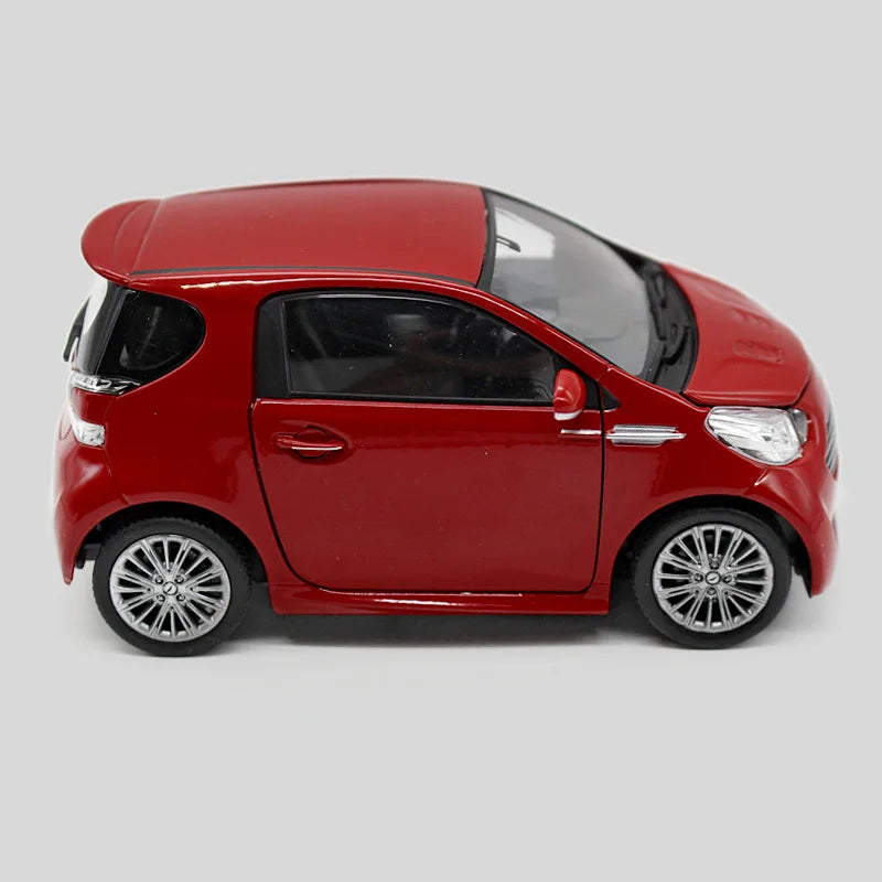 1:24 Aston Martin Cygnet