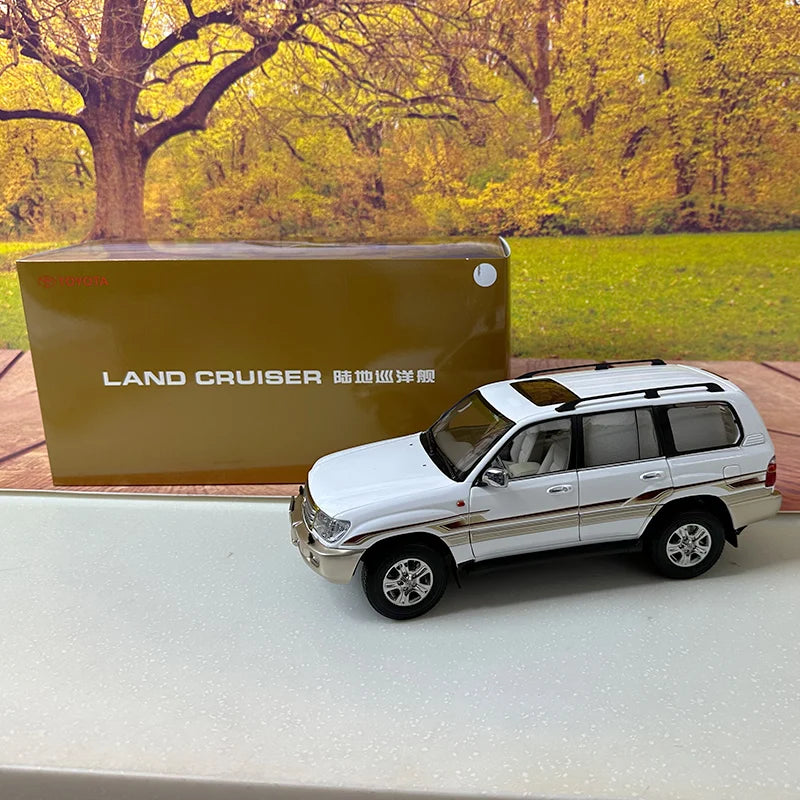 1:18 Toyota LC100 Land Cruiser