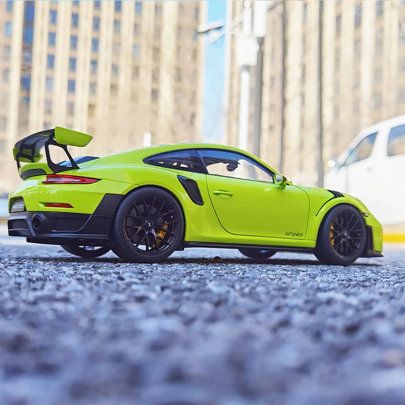 1:18 Porsche 911 (911.2) GT2 RS