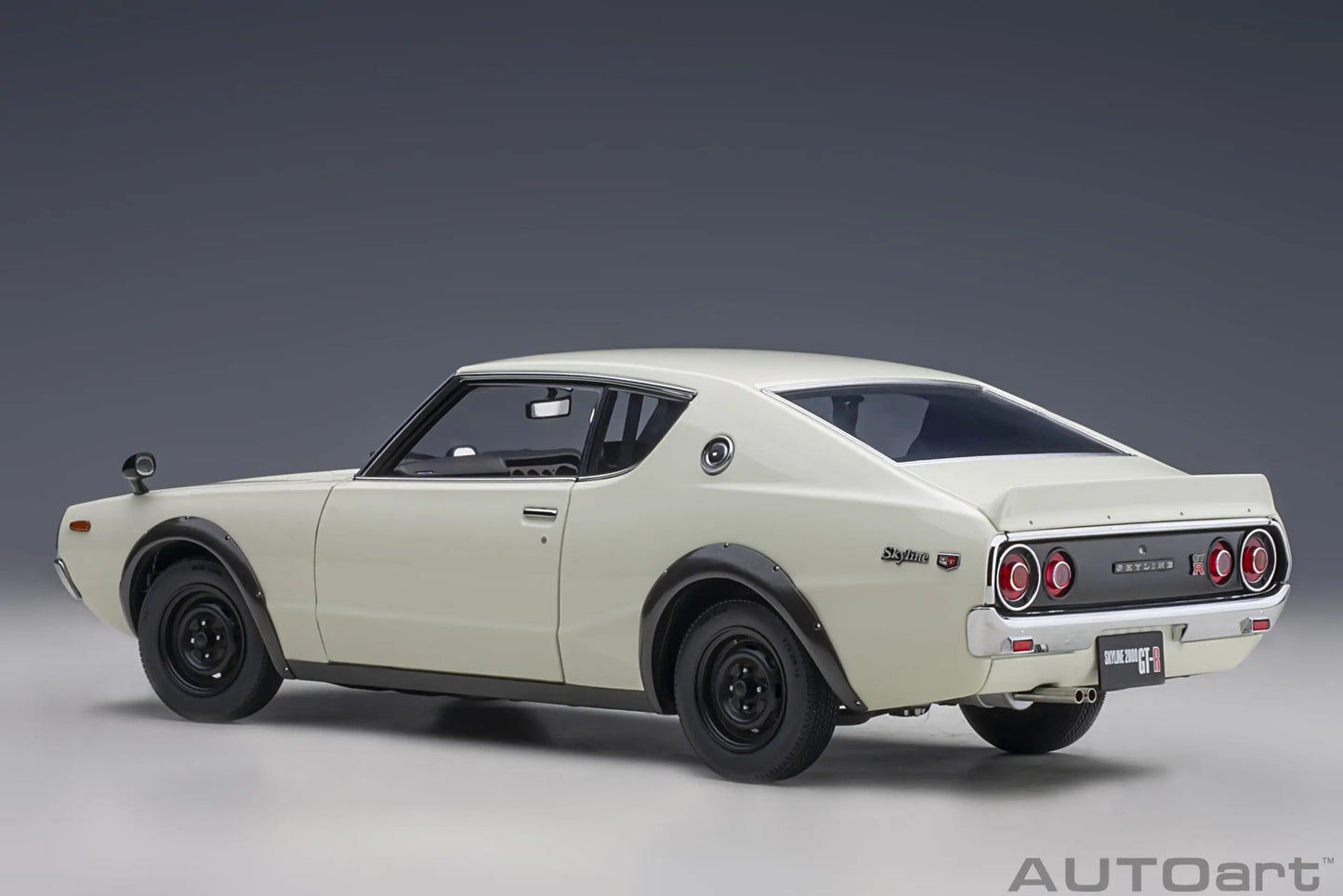1:18  Nissan Skyline 2000 GT-R (KPGC110)