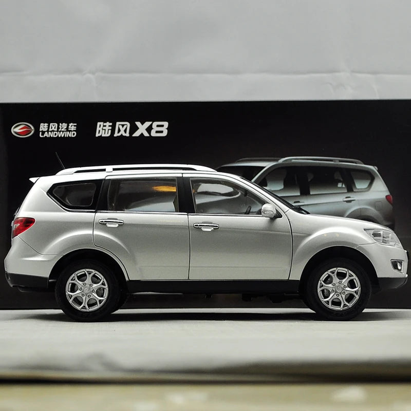 1:18 Landwind X8 Super