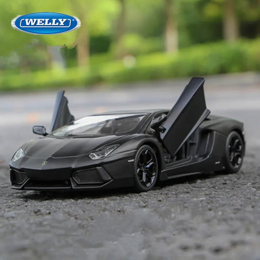 1:36 Lamborghini Aventador LP700-4