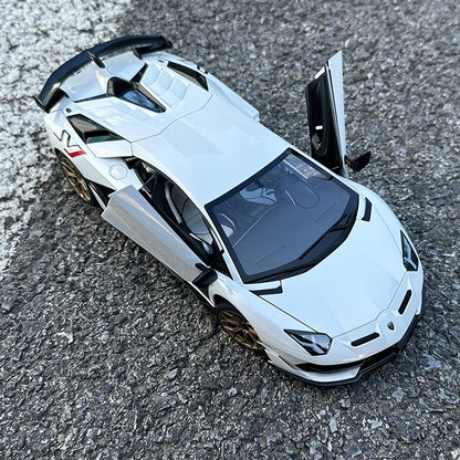 1:18 Lamborghini Aventador SVJ