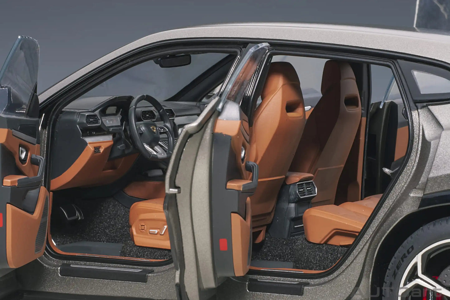 1:18 LAMBORGHINI URUS