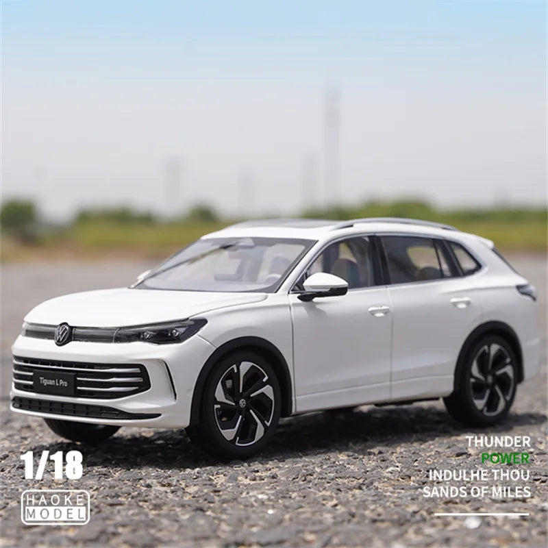 1:18 2025 VW Tiguan L PRO