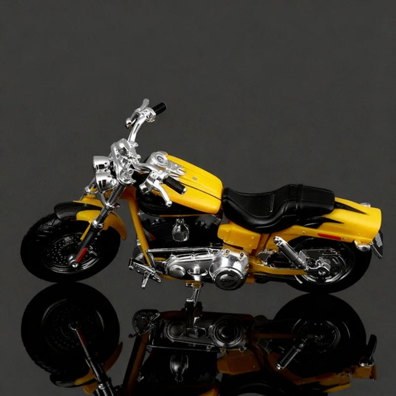 1:18 Harley 2009 FXDFSE CVO Fat Bob