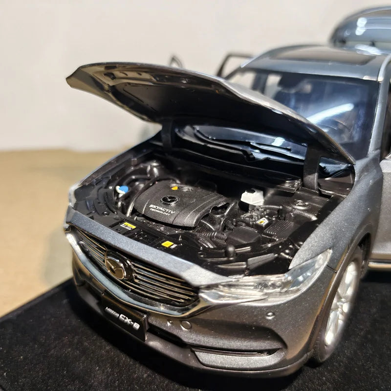 1:18 MAZDA CX8
