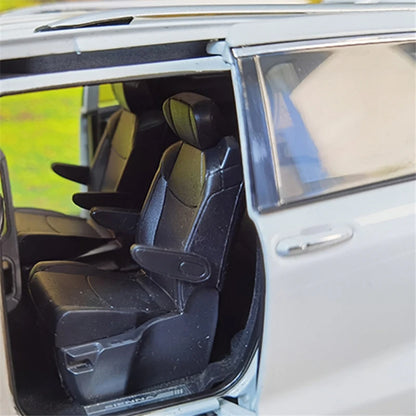 1:18 Toyota Sienna MPV