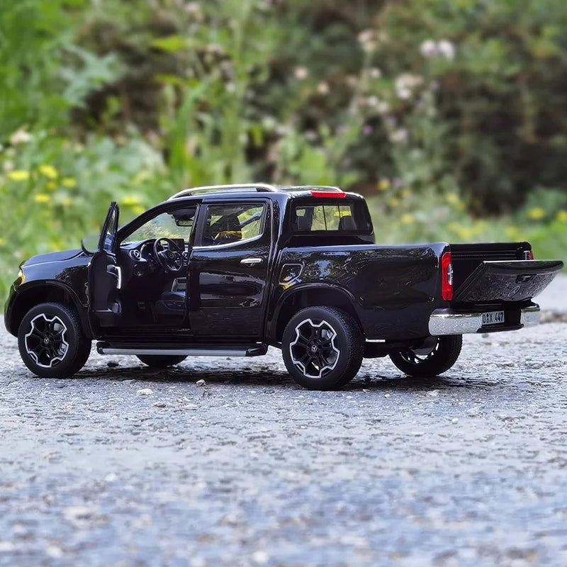 1:18 Mercedes Benz X-Class 2017