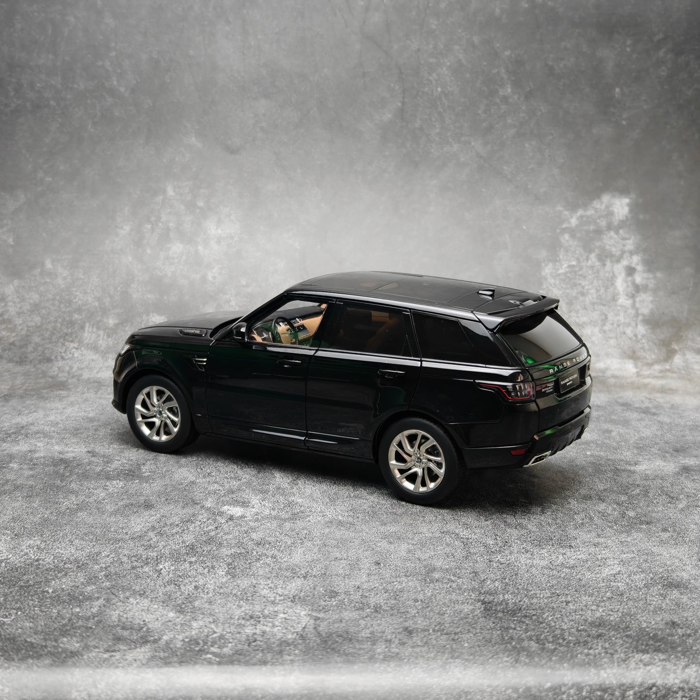 1:18 Land Rover Range Rover Sport