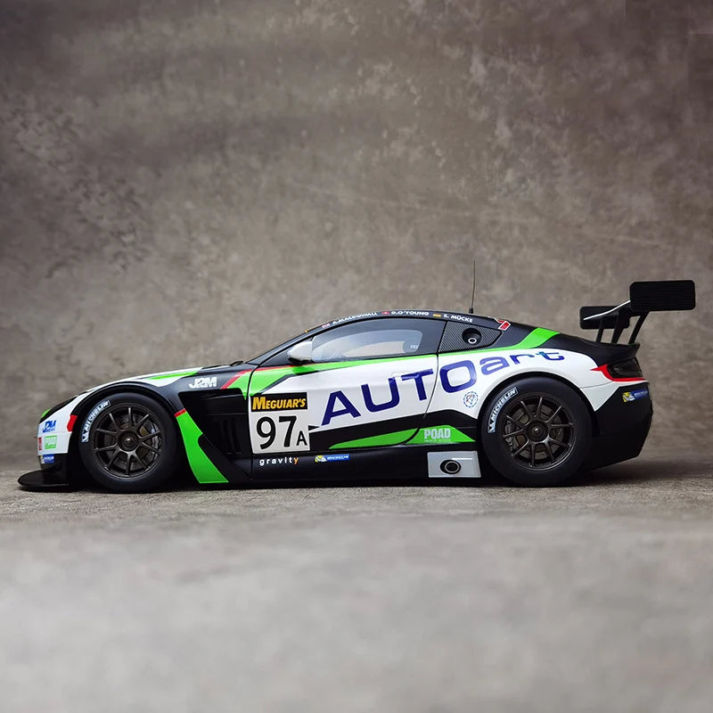 1:18 Aston Martin VANTAGE V12 BATHURST 12HOUR 2015 #97