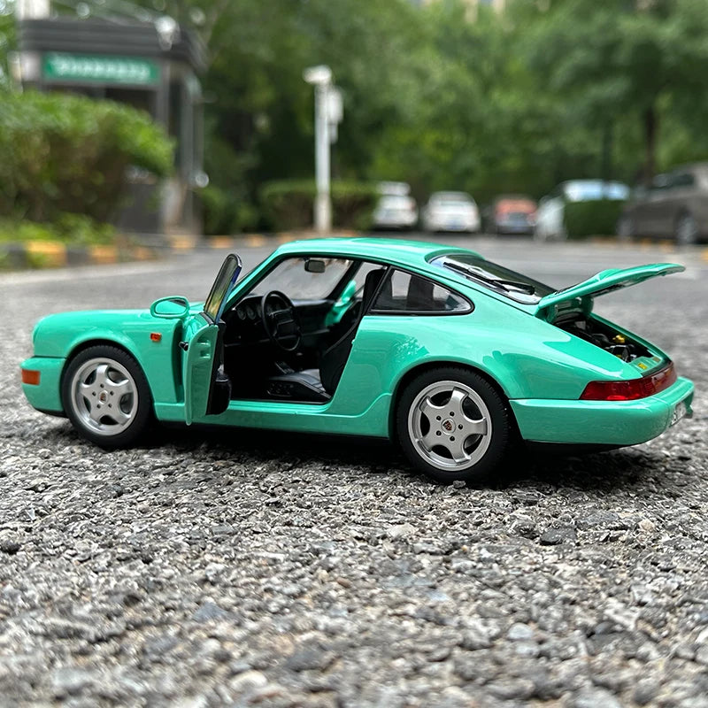 1:18 Porsche 911 Carrera 2 Cabriolet 1990