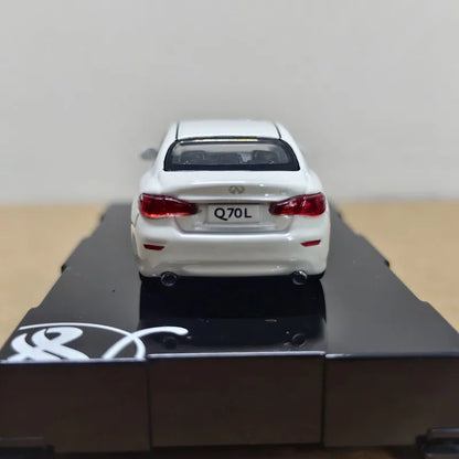 1:64 Infinitis Q70 Coupe