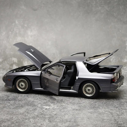 1:18 Mazda Savanna RX-7