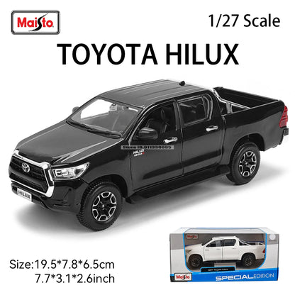 1:27 Toyota Hilux