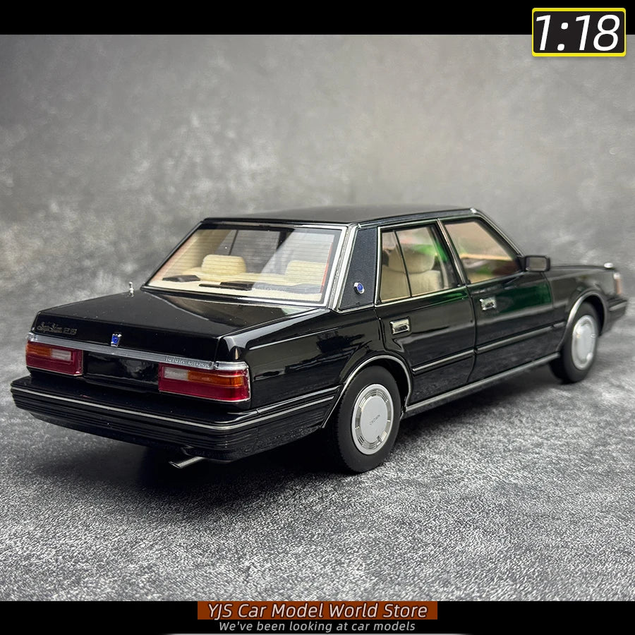 1:18 Toyota Crown MS122