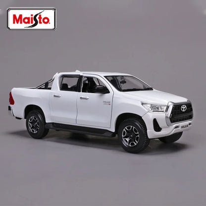 1:27 Toyota Hilux