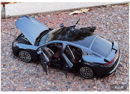 1:18 Porsche Panamera